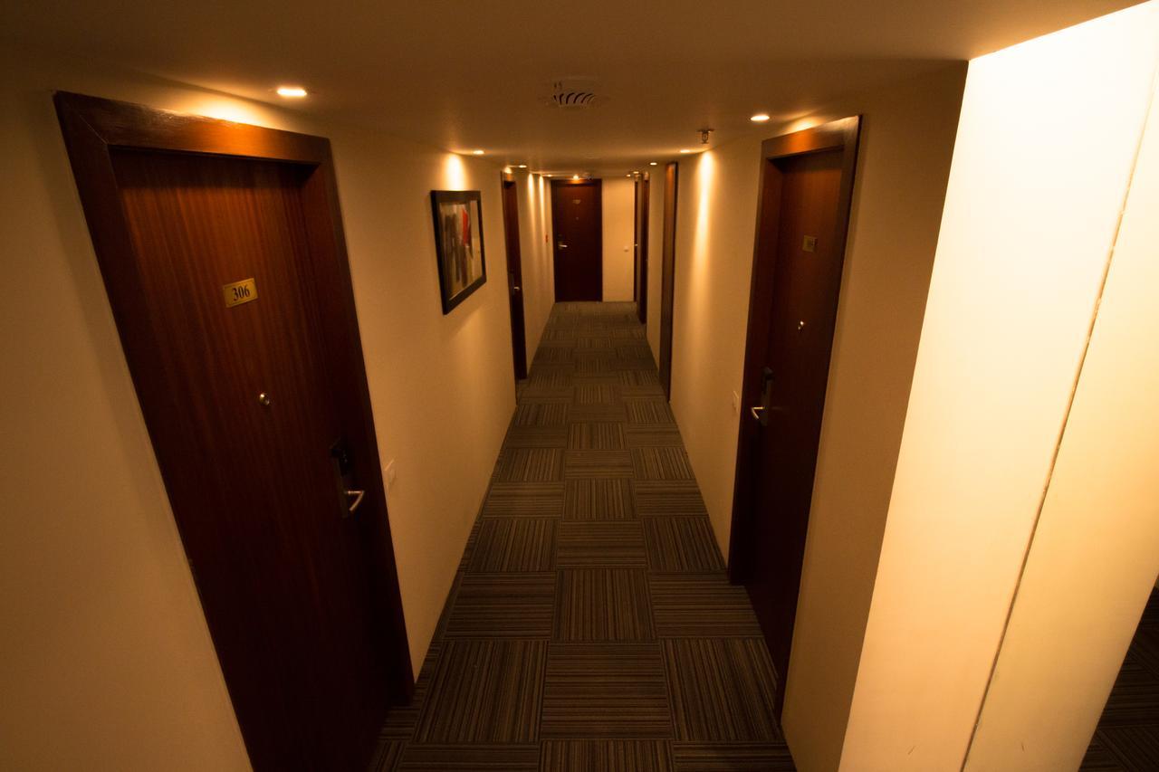 The Maureen Calcuta Exterior foto